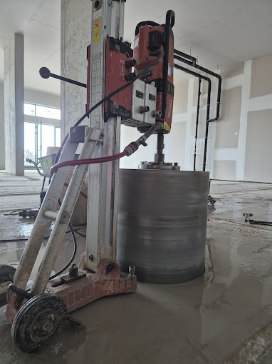 Betonboren met kernboormachine
